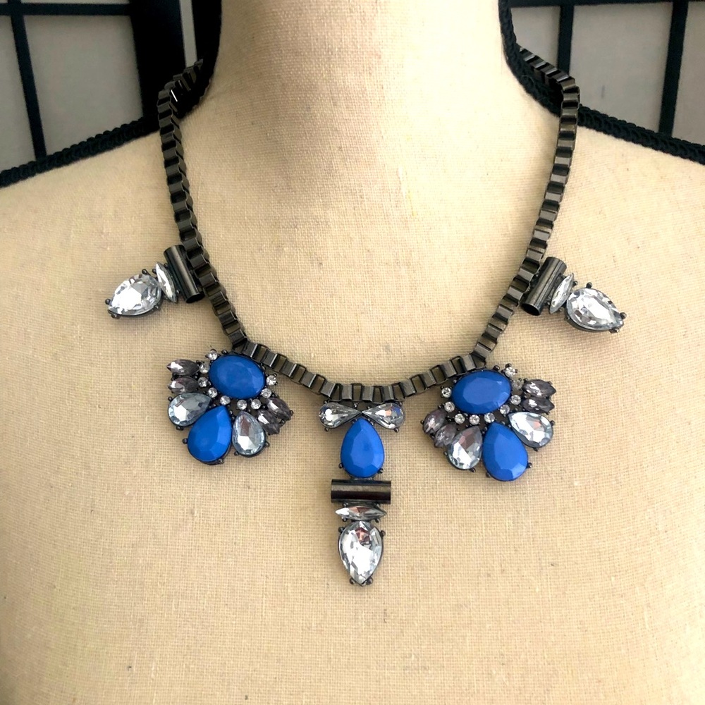 Express necklace